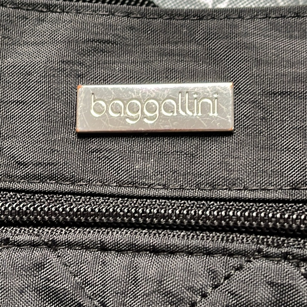 Baggallini Black Quilted Pocket Nylon Purse - Picture 7 of 10